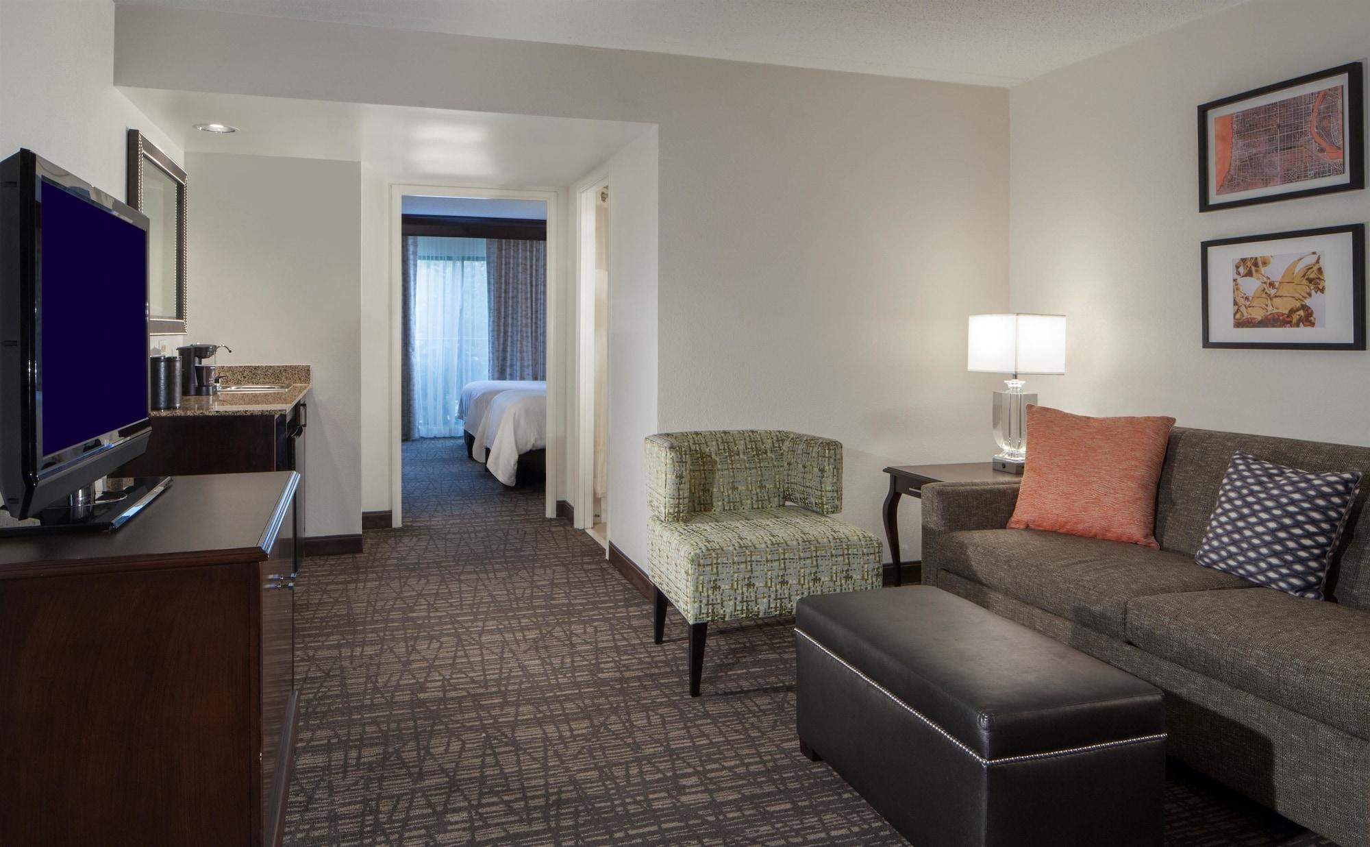 Embassy Suites By Hilton Philadelphia Airport Exterior photo