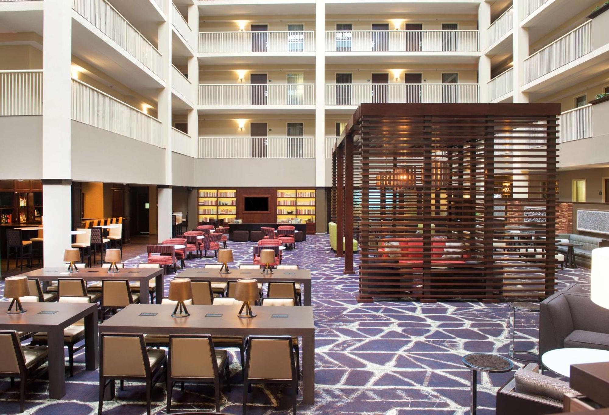 Embassy Suites By Hilton Philadelphia Airport Exterior photo